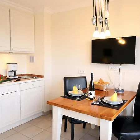 Wohnen Sie Im Herzen Westerlands, In Einer Komplett Neu Renovierten 1-zimmer Appartamento Westerland